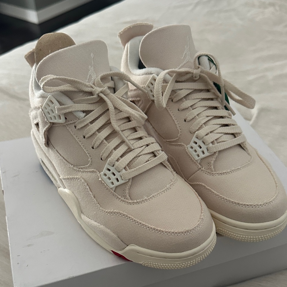 Air Jordan Retro 4 beige brand new in box size 7